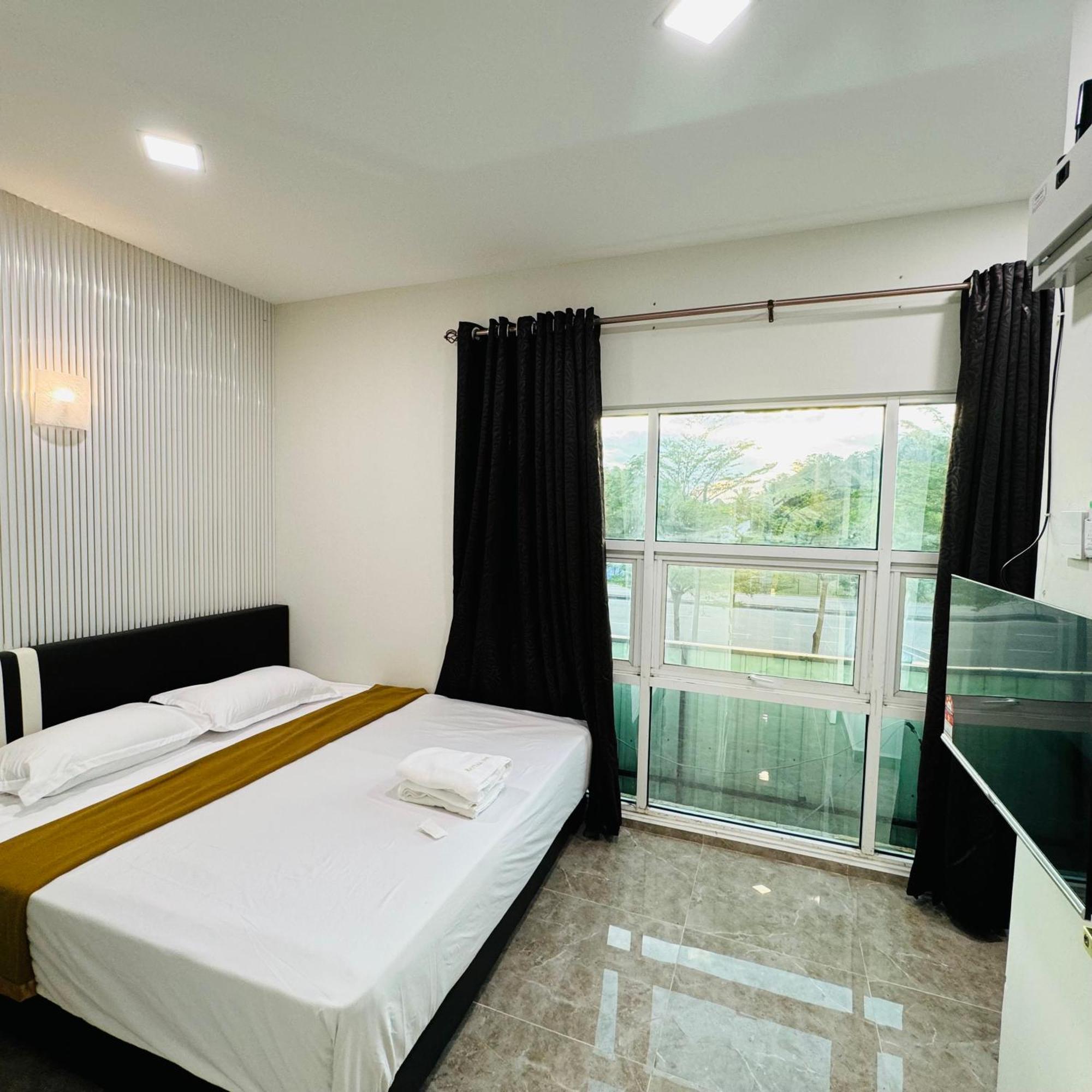 Rayyaz Inn Kuala Terengganu Bagian luar foto