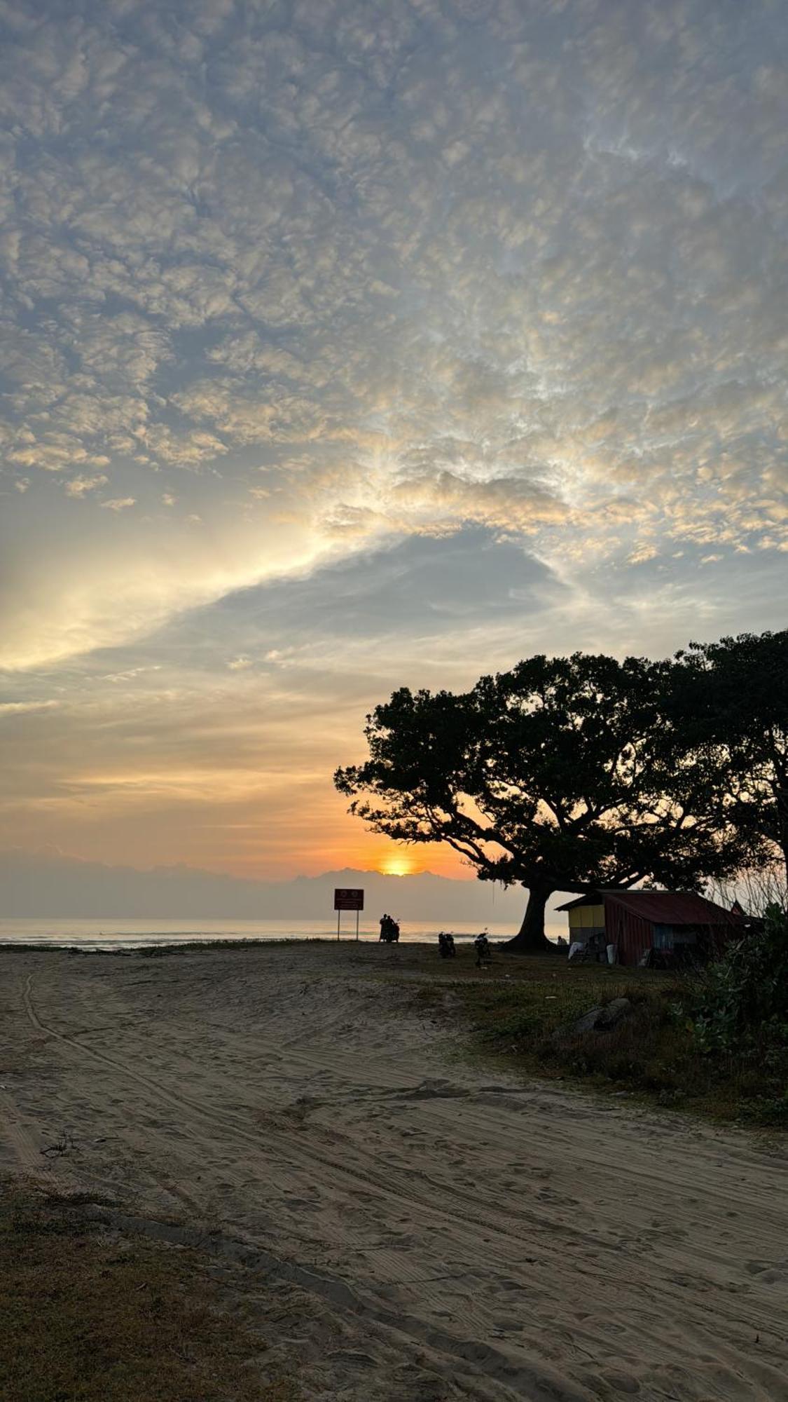 Rayyaz Inn Kuala Terengganu Bagian luar foto